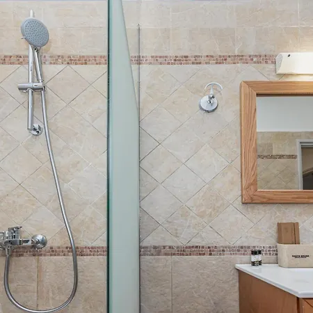 Port View Modern Apartment, Corfu Town Apartment *