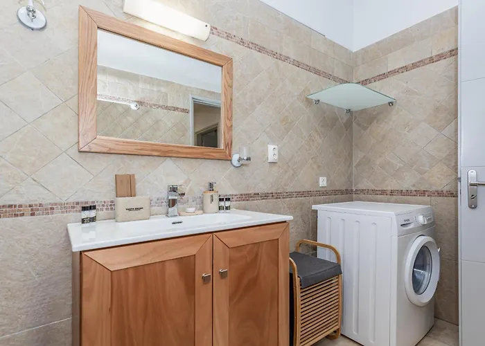 Port View Modern Apartment, Corfu Town Apartmán